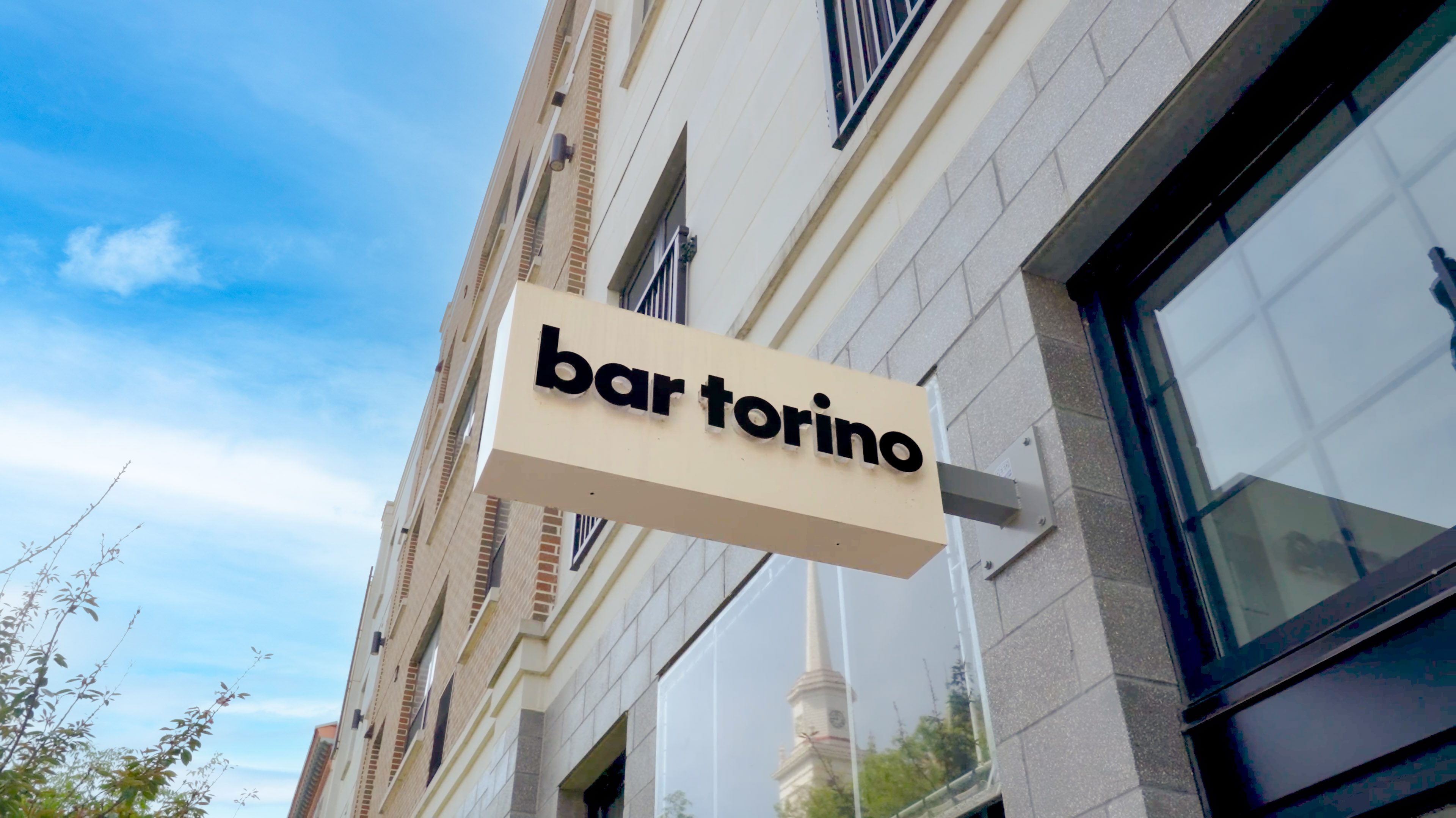 Bar Torino dining room and table